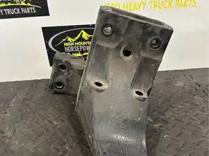 Used 2020 PETERBILT 579 Cab Mount (Stock #17445)) Part Image
