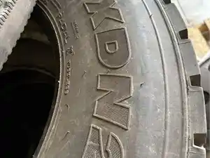 Used 2004 Michelin XDN2 - 11R22.5 Tire (Stock #14653)) Part Image