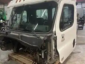 Used 2016 FREIGHTLINER Cascadia Cab (Stock #12627)) Part Image