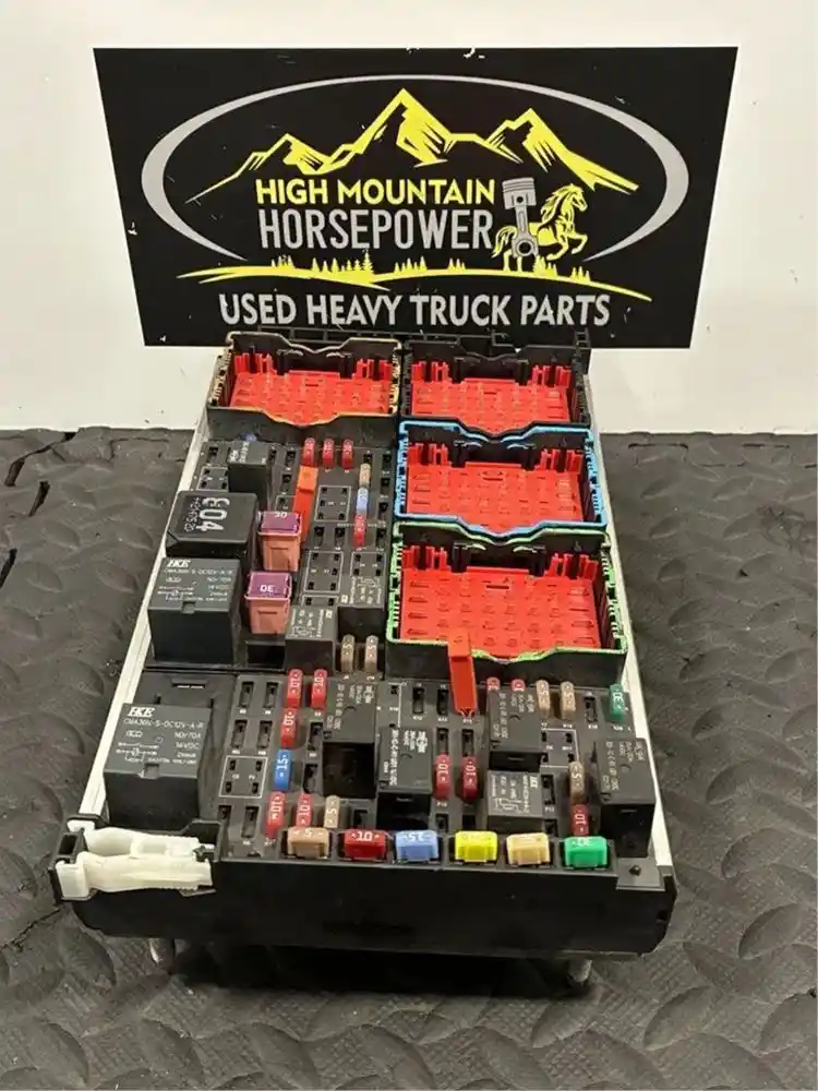 New and Used Kenworth T880 Fuse Box For Sale | TPI