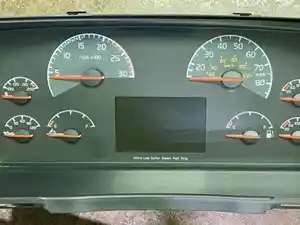 Used VOLVO Instrument Cluster (Stock #14970)) Part Image