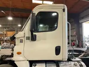 Used 2014 Freightliner Cascadia 125 Cab Image