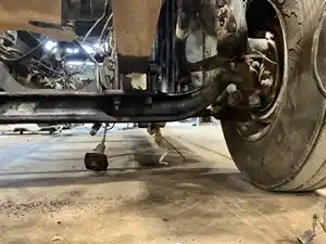 Used 2014 Freightliner Cascadia 125 Front Axle, Complete (Stock #GJM-FR8423-5)) Part Image