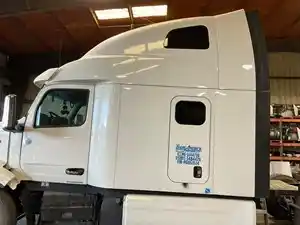 Used 2023 Peterbilt 579 Cab Image