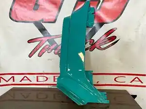 Used Peterbilt 579 Cowl Image