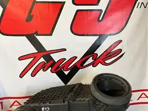 Used 2021 Peterbilt 579 Air Cleaner (Stock #GJM-D37-1050-21000)) Part Image