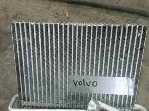 New Volvo A/C Condenser Image