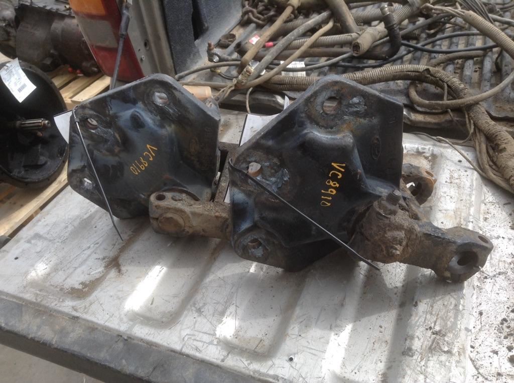 2000 STERLING L7500 (Stock 264138) Springs, Rear Leaf Hanger TPI