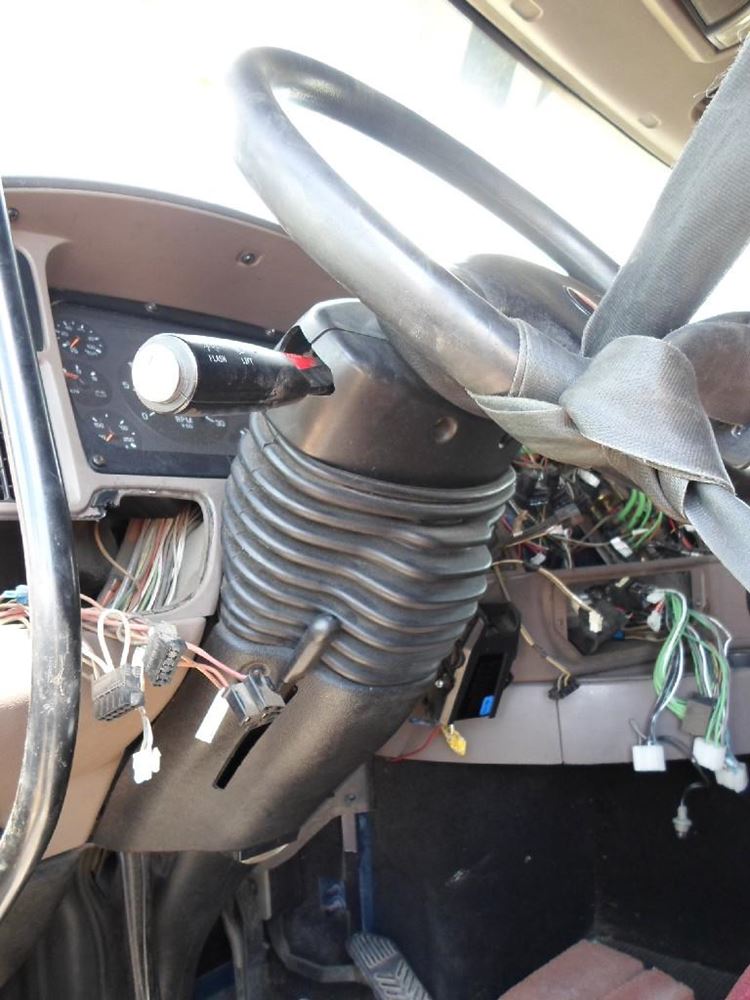 2005 KENWORTH T2000 (Stock 35397) Steering Columns TPI