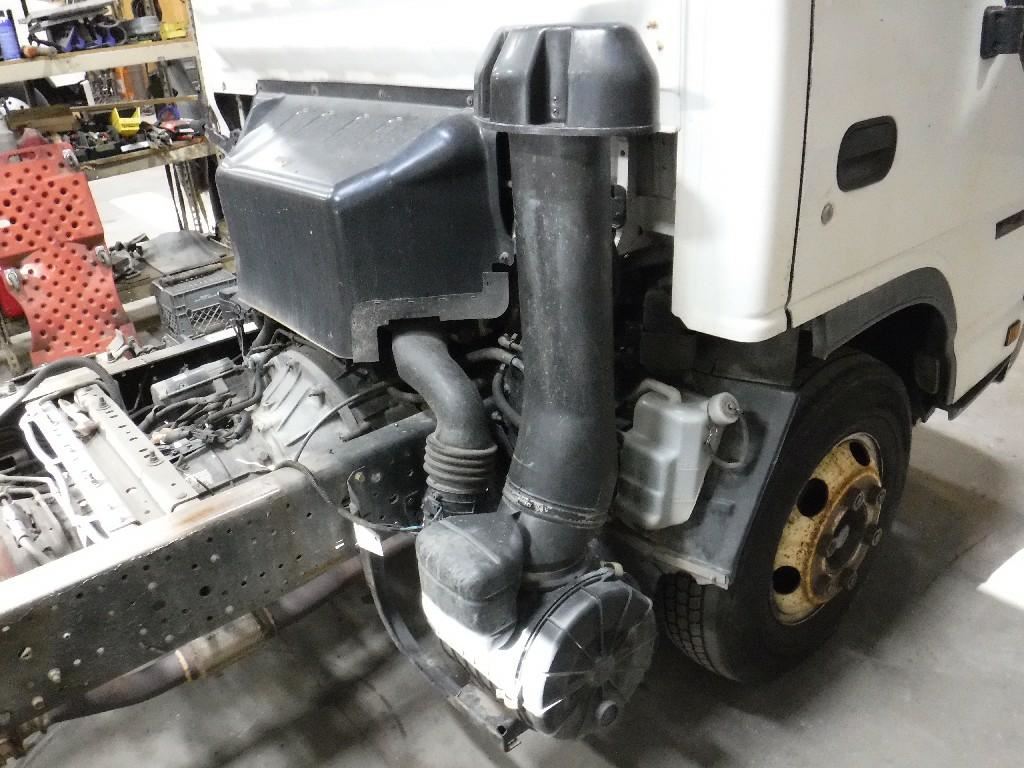 2007 ISUZU NPR (Stock 274284) Air Cleaners TPI