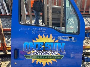 Used 2002 Sterling 9500 SERIES Door (Stock #DO-0044)) Part Image