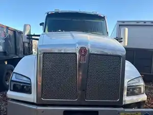 Used 2015 Kenworth T880 Hood Image