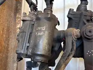 Used 1995 Mitsubishi Steering Gear (Stock #425)) Part Image
