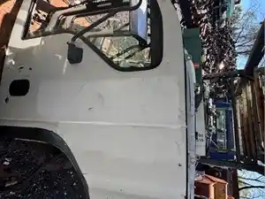 Used 2000 Isuzu NPR Door (Stock #286)) Part Image