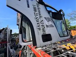 Used 2015 Isuzu NPR HD Door (Stock #334)) Part Image