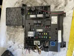 Used 2016 Freightliner Cascadia 125 Fuse Box (Stock #018/2025-2)) Part Image