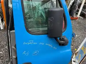 Used 2017 Freightliner Cascadia 125 Door (Stock #72)) Part Image