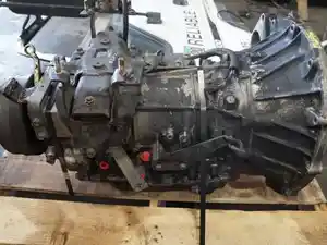 Used 2005 ISUZU NPR Transmission Assy (Stock #U2905258400)) Part Image