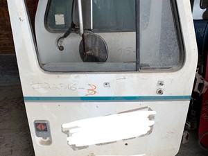 Used 1987 International 2600/4700/S-MODEL Door (Stock #22516-3)) Part Image