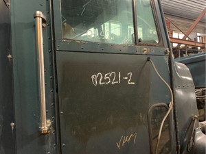 Used 1999 Freightliner FLD Door (Stock #02521-2)) Part Image