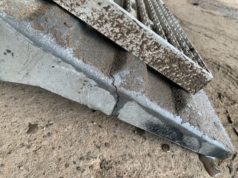 Used 2000 International 9200I Battery Box Cover for sale Bradford Ontario Canada Battery Box