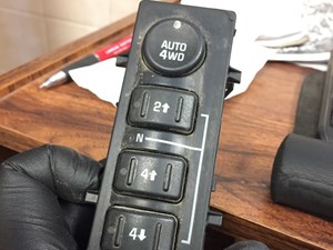 Used 2005 And Up GM/Chev (HD) Dash Control Module (Stock #21113926)) Part Image