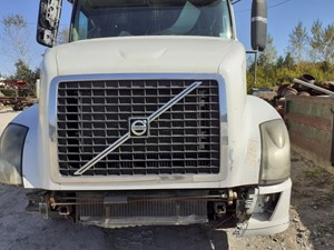Used 2005 Volvo VNL Hood (Stock #32819-1)) Part Image