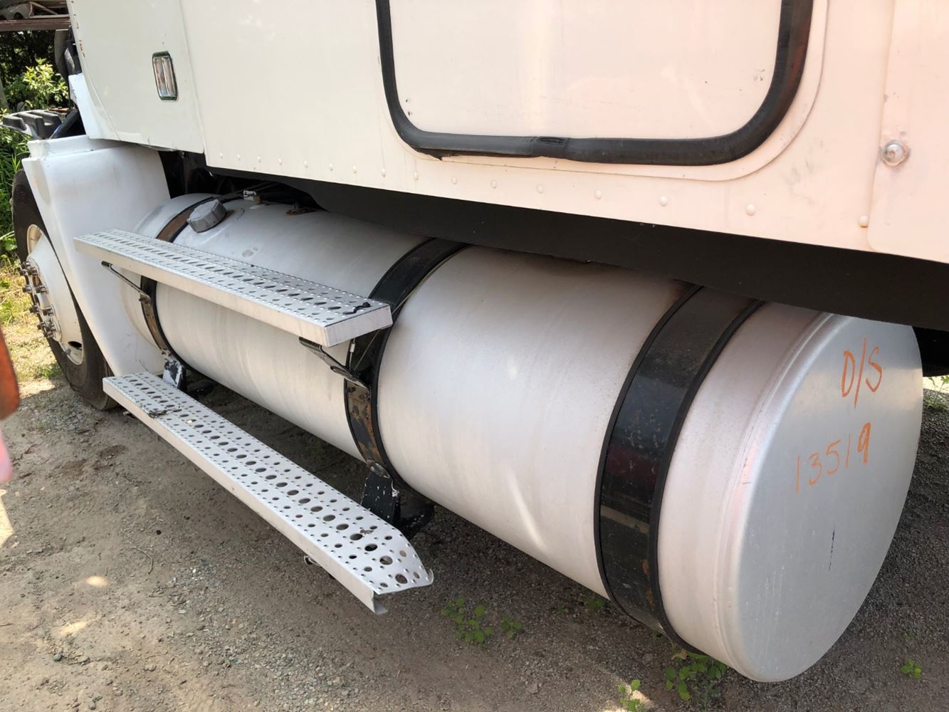 2006 Freightliner CENTURY CLASS (Stock 135198) Fuel Tanks TPI