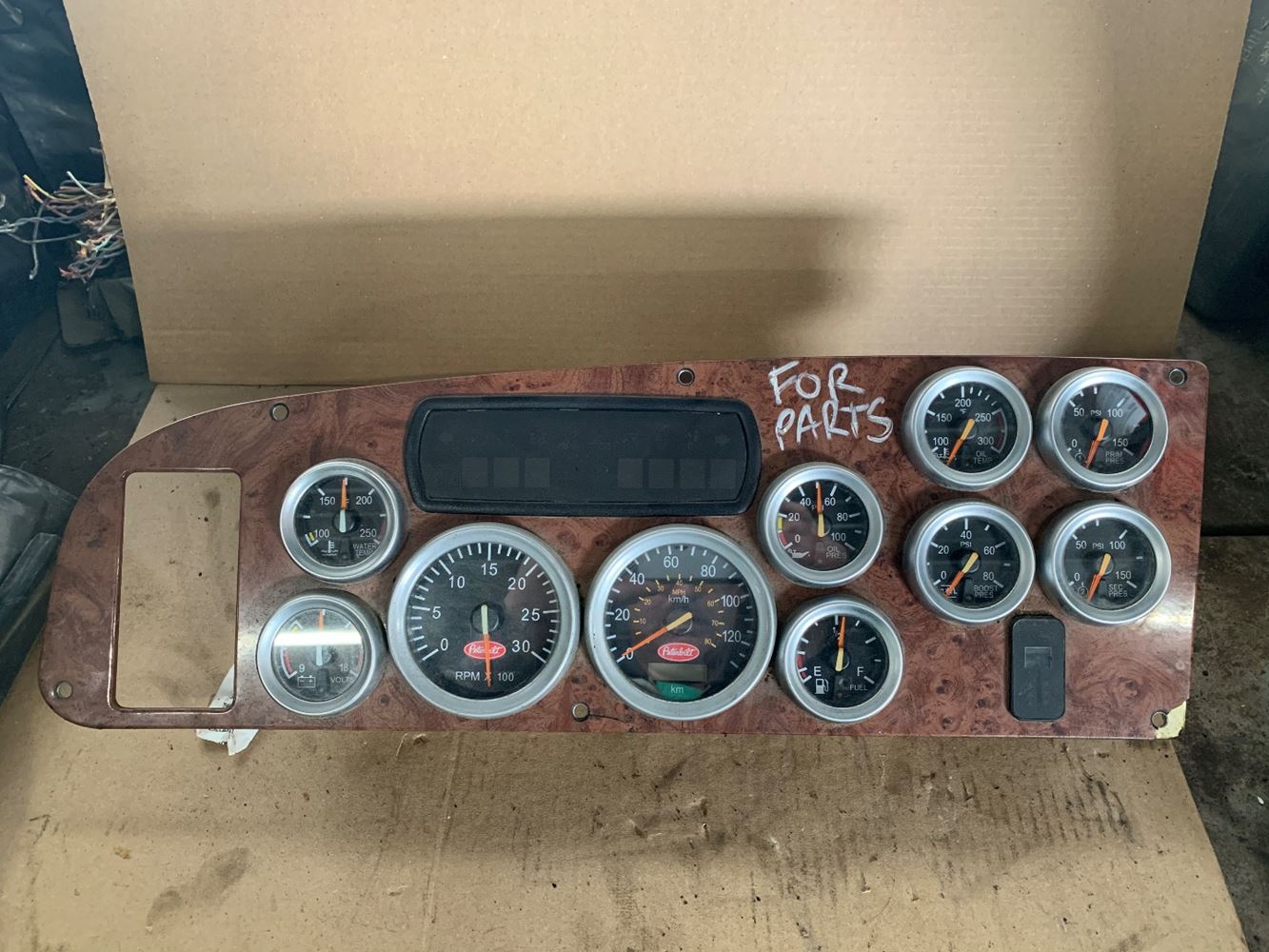 2007 Peterbilt 387 (Stock 137185) Instrument Cluster TPI