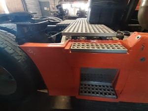 Used 2007 Volvo VNL Tank Fairing (Stock #04520-6)) Part Image
