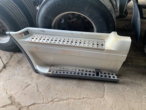 Used 2010 Freightliner Cascadia Tank Fairing (Stock #16921-5)) Part Image