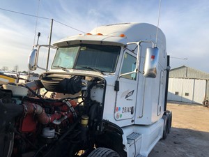 Used 2010 Peterbilt 386 Cab (Stock #33218-15)) Part Image