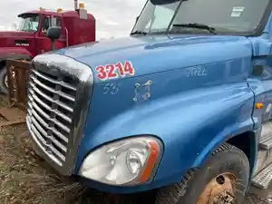 Used 2012 Freightliner Cascadia Hood (Stock #09722-2)) Part Image