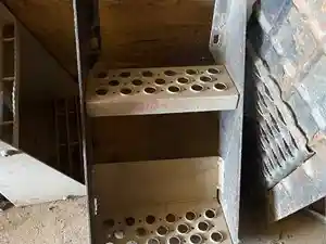 Used Step (Stock #21113477)) Part Image