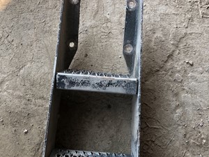 Used Peterbilt Step (Stock #21114592)) Part Image