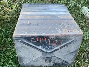 Used 1988 Mack R690ST Battery Box Cover (Stock #04918-1)) Part Image