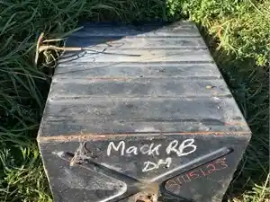 Used 1988 Mack R690ST Battery Box Cover (Stock #21115123)) Part Image
