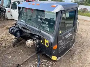 Used 1994 International 4700 Cab (Stock #13721-2)) Part Image