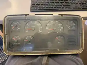 Used 1998 Ford L8000 Instrument Cluster (Stock #00724-8)) Part Image