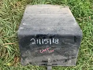 Used 1998 Ford L8501 Battery Box Cover (Stock #21115118)) Part Image