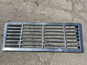 Used 1998 International 9800 Grille (Stock #03826-3)) Part Image