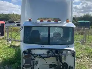Used 1998 Peterbilt 385 Cab (Stock #14916-10)) Part Image
