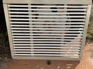 Used 1999 Freightliner FLD112 Grille (Stock #21318-3)) Part Image