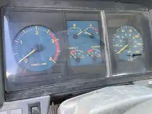 Used 2001 Hino FF Instrument Cluster (Stock #04526-1)) Part Image