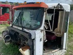Used 2002 Kenworth T800 Cab (Stock #37519 -1)) Part Image