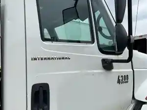 Used 2004 International 4300-4400 Door (Stock #03725-4)) Part Image