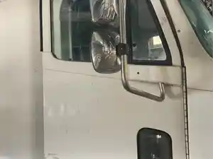 Used 2005 Freightliner COLUMBIA Door (Stock #02826-2)) Part Image