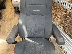 Used 2005 Freightliner COLUMBIA Seat Image