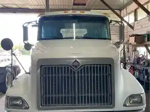Used 2005 International 9200I Hood (Stock #03525-4)) Part Image