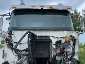 Used 2005 International 9900I Cab (Stock #05825-8)) Part Image